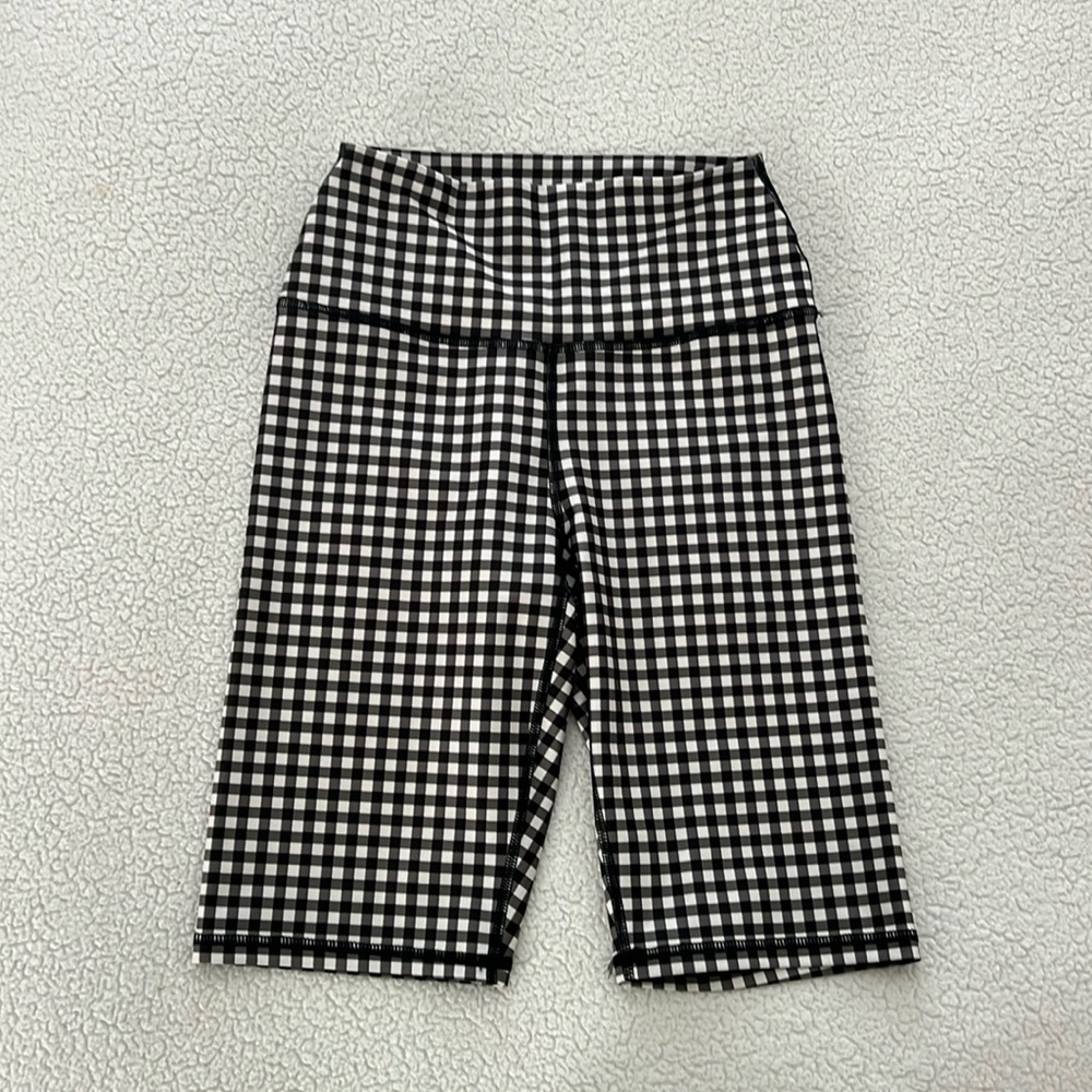 NWOT Alice + Olivia Aaron High Waist Bike Shorts Black White. Size XS.
